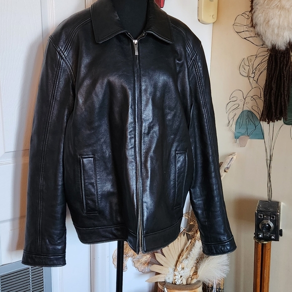 Y2K Kenneth Cole box leather jacket w/lining - Picture 2 of 5